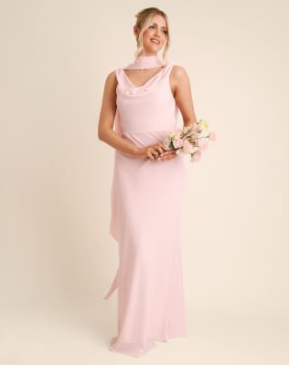 Six Stories - Bridesmaid - Crepe-Maxikleid in Hellrosa mit tiefem Wasserfallausschnitt vorne