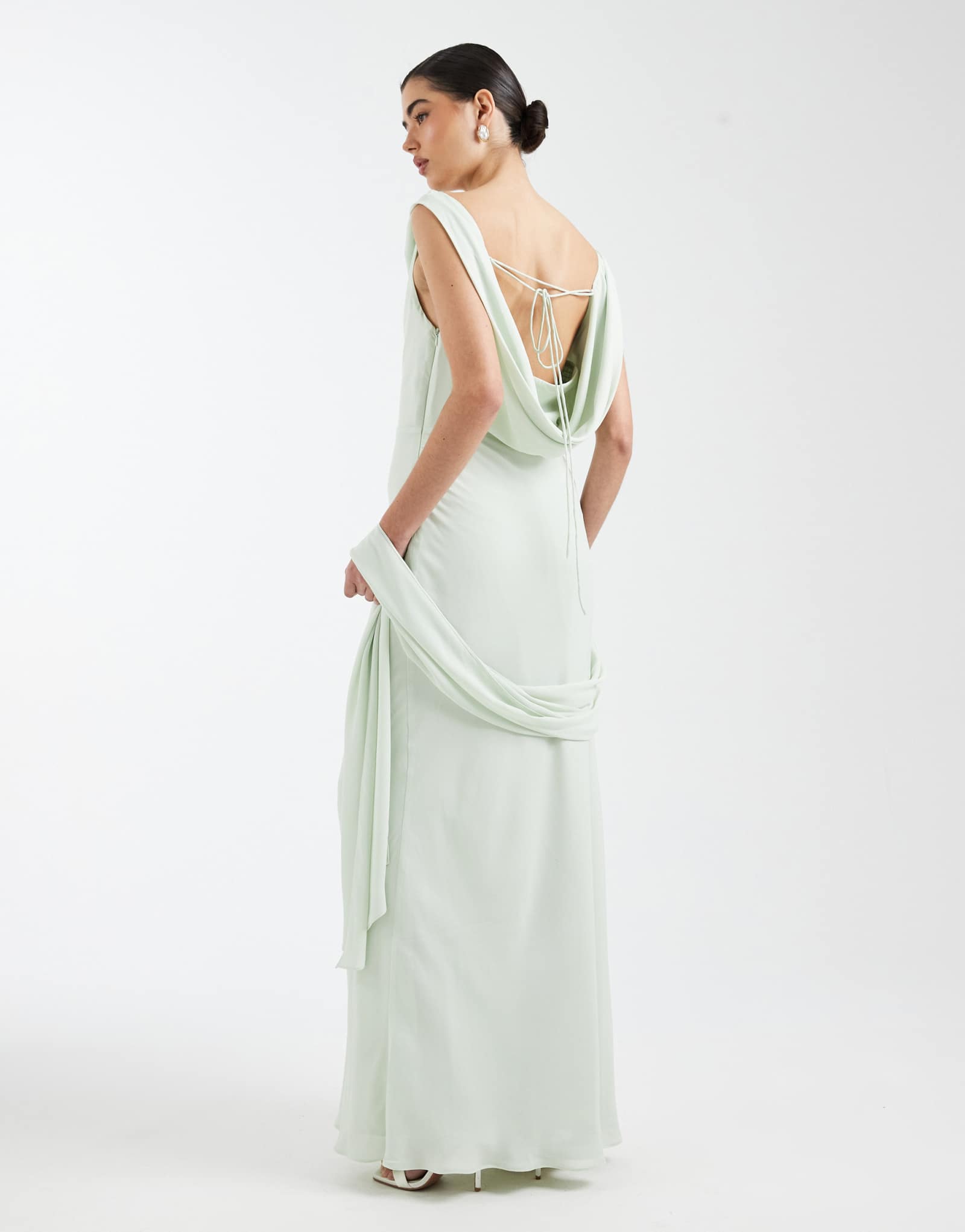 Макси-платье с глубоким вырезом спереди из крепа Six Stories Bridesmaid мятно-зеленого цвета