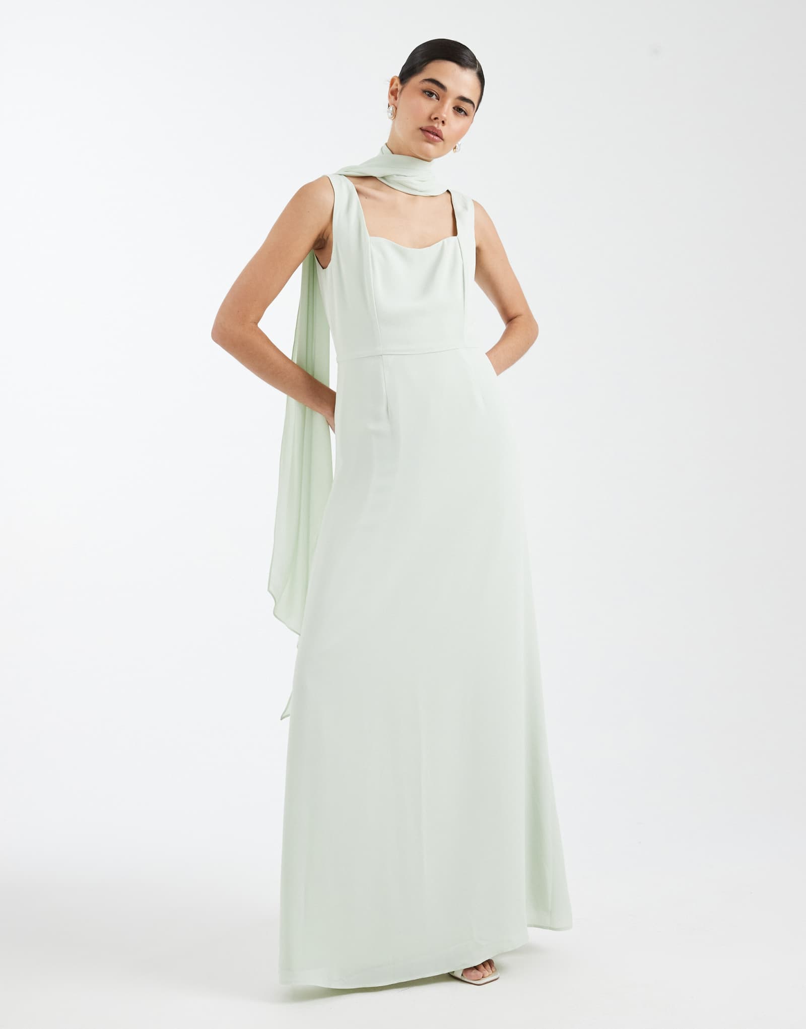 Макси-платье Six Stories Bridesmaid из крепа с квадратным вырезом и шарфом на шее мятно-зеленого цвета