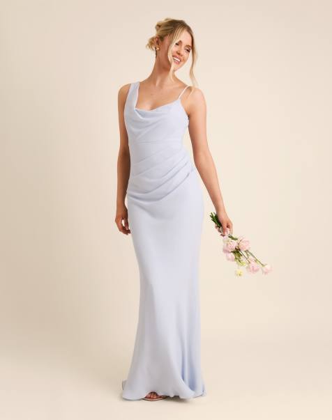 Six Stories Bridesmaid – Jasnoniebieska sukienka maxi z niesymetrycznym drapowanym dekoltem z krepy - view 1