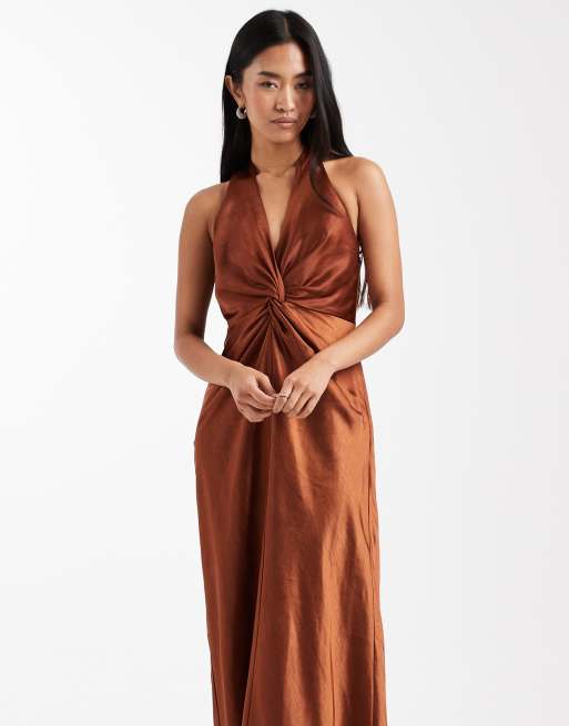 Six Stories – Bridesmaid – Satin-Maxikleid in Rostrot mit verdrehter Vorderseite, 4 von 4