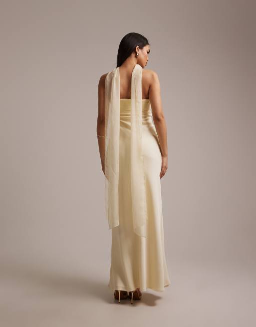 Six Stories – Bridesmaids – Trägerloses Chiffon-Maxikleid in Zitronengelb mit Schal-Detail, 4 von 5