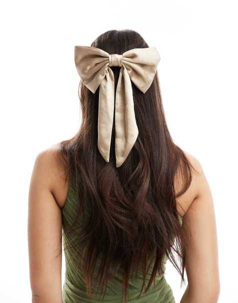 Six Stories - Bruidsmeisjes - Haarclip met satijnen strik in goud - view 1