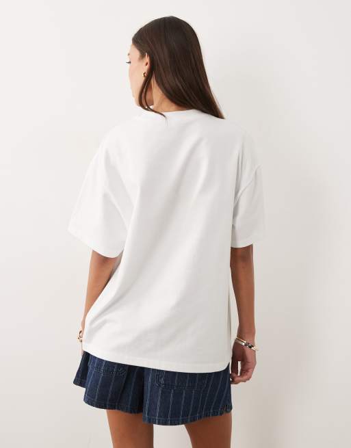 Six Stories da sposa t-shirt in cotone decorata con perline "last toast on the coast" bianca, 4 di 4