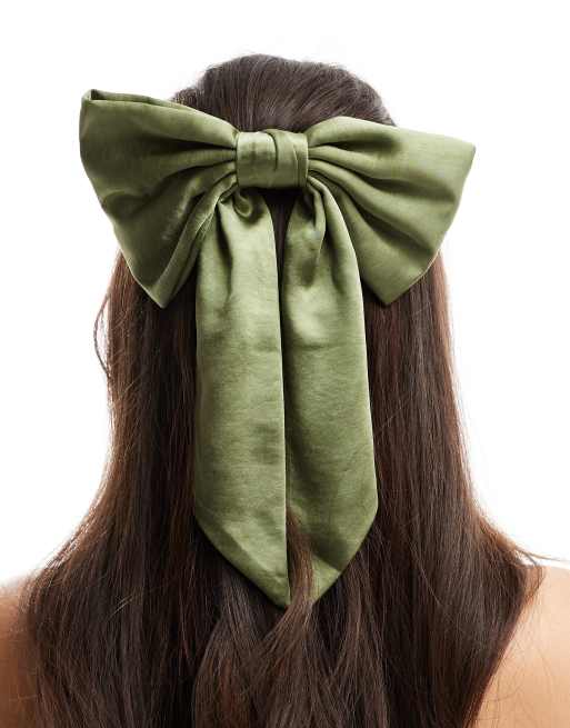 Six Stories - Fermaglio per capelli in raso verde muschio da damigelle d'onore, 4 di 4