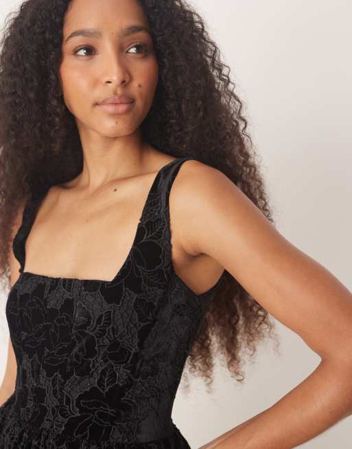 Six Stories – Fit and Flare – Samt-Minikleid in schwarzem Cutwork-Design mit Spitze und eckigem Ausschnitt, 4 von 4