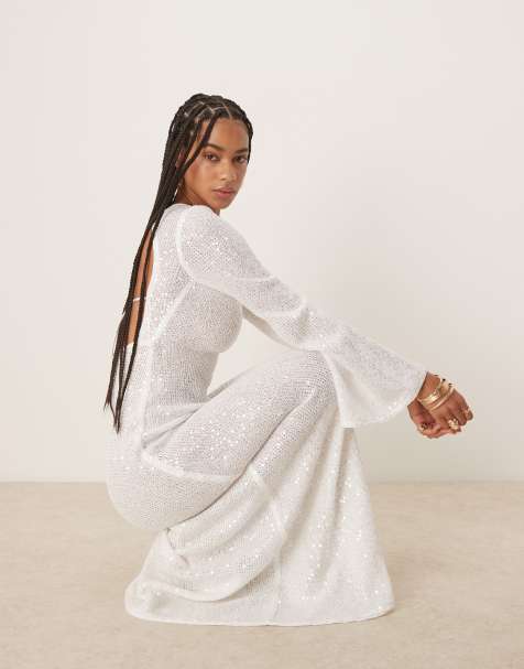 Six Stories – Langärmliges Maxi-Strickkleid in Weiß mit Paillettenbesatz und Schleppe - view 1