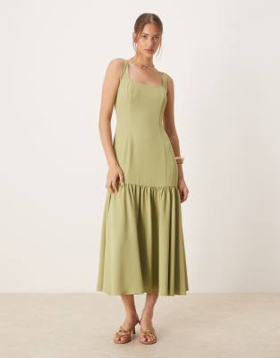 Six Stories – Midaxi-Kleid in Salbeigrün mit hinten längerem Saum - view 1