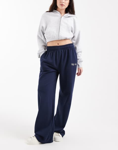 Six Stories - Pantaloni della tuta da sposa blu navy con scritta "Wifey Club" in coordinato - view 1