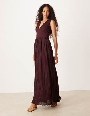 Six Stories Pleated Plunge Maxi Dress In Burgundy