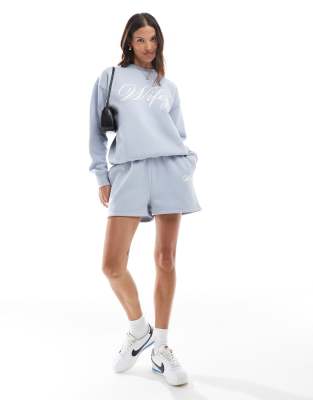 Six Stories - Shorts in Something Blue mit „Wifey"-Print, Kombiteil-Blau