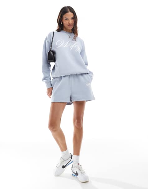 Six Stories – Shorts in Something Blue mit „Wifey“-Print, Kombiteil - view 1