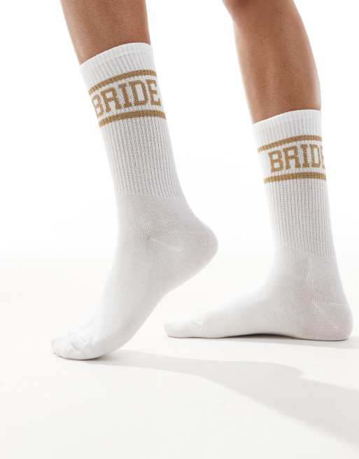 Six Stories – Socken in Weiß mit „Bride“-Slogan in Gold