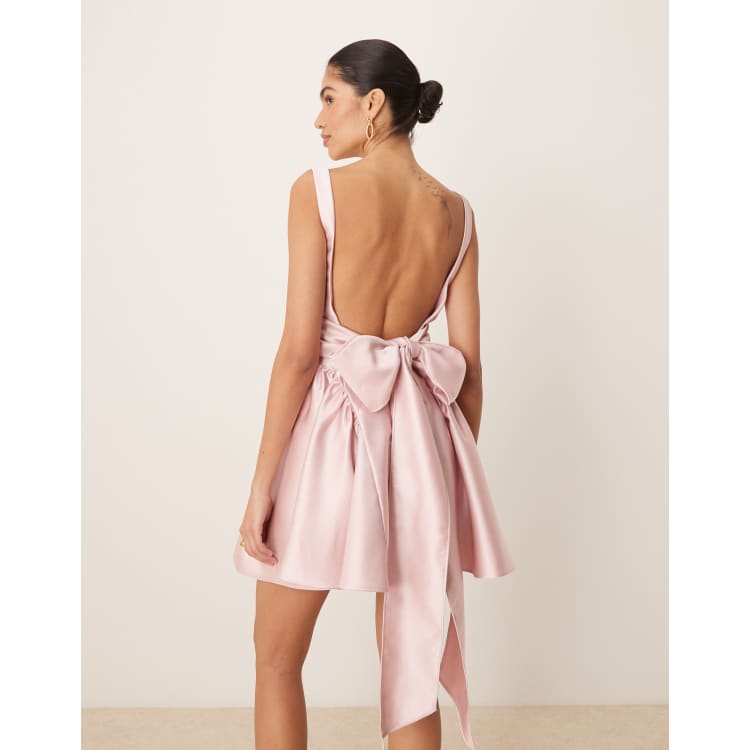 Six Stories Vestito corto rosa cipria con fondo allungato ASOS