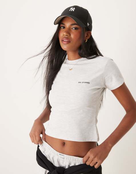 Six Stories – Weiches, knapp geschnittenes T-Shirt in Grau, Kombiteil - view 1