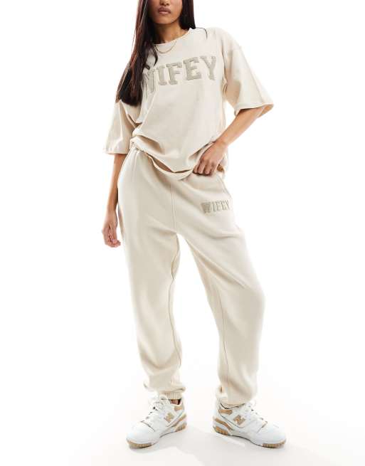 Six Stories Wifey teddy joggers co-ord in champagne, 4 of 5
