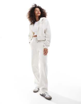 Sixth June embroidered logo straight leg jogger in grey φωτογραφία