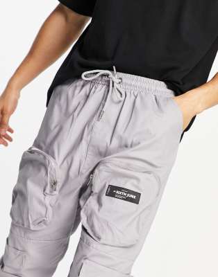 cargo shorts with pockets in front