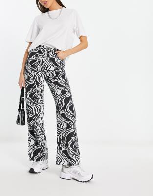 Sixth June - Gerade geschnittene Jeans in Schwarz mit Print-Black