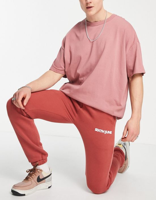 https://images.asos-media.com/products/sixth-june-jersey-joggers-in-burgundy-part-of-a-set/201844202-3?$n_550w$&wid=550&fit=constrain