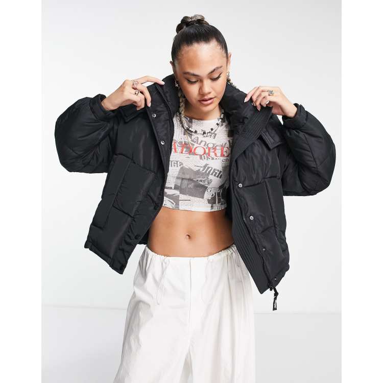 Black cropped puffer jacket with outlet hood