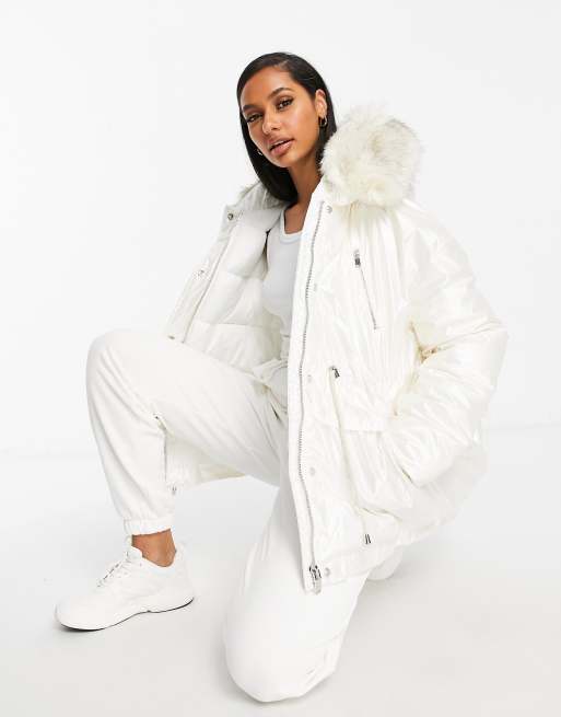 Puffer jacket with 2025 oversized fur hood