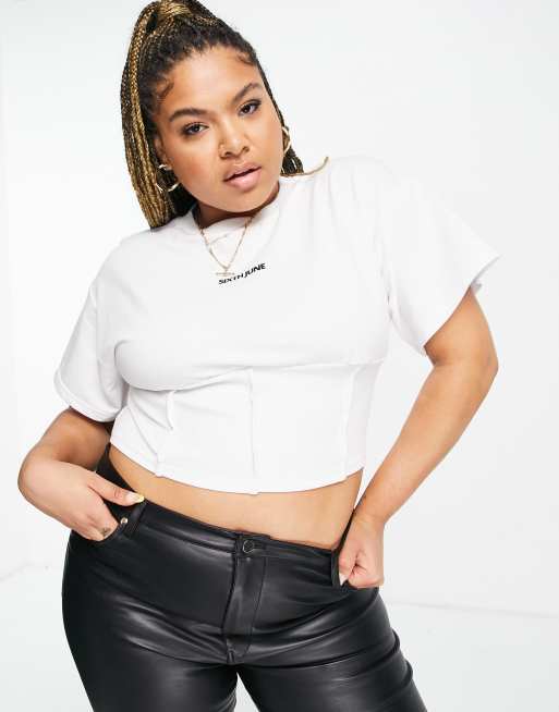 Sixth June Plus - Cropped T-shirt med kortsettalje og logo foran, 3 af 4