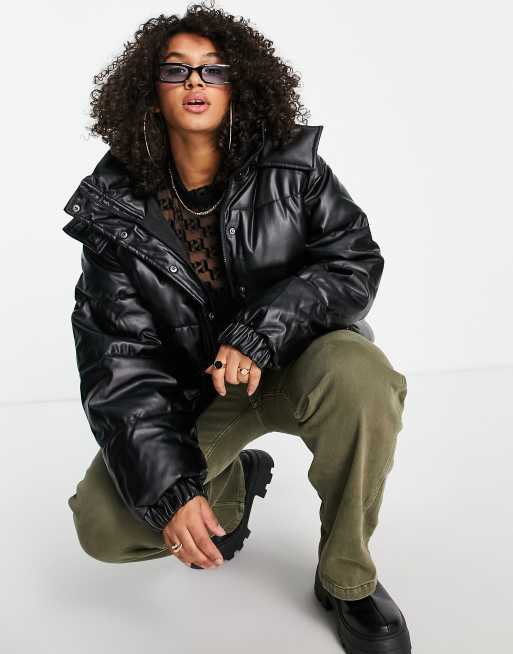 Sixth June Plus - Oversized cropped gewatteerd puffer jack van leer met capuchon