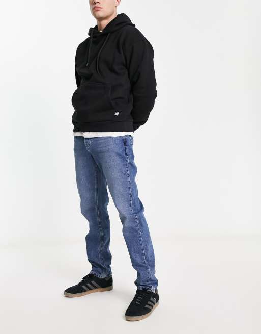 Black hoodie light online jeans