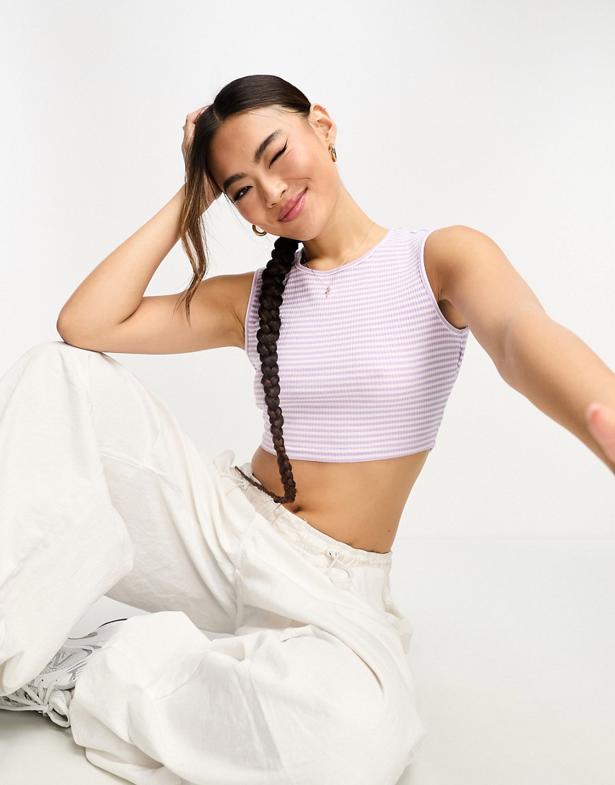 sleeveless open back detail ribbed knit crop top in lilac-Purple