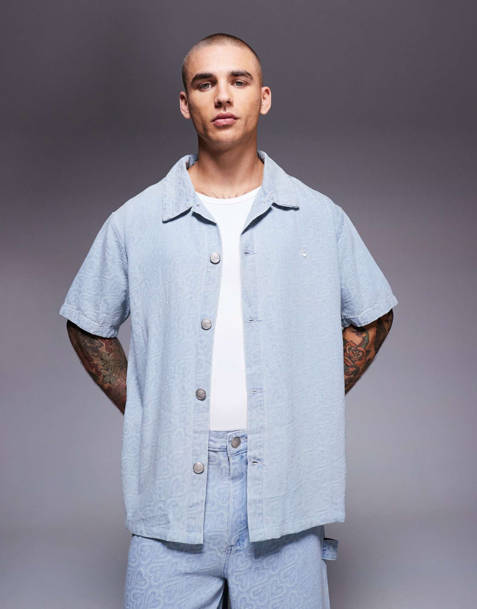 Синяя рубашка с фактурным сердечком 