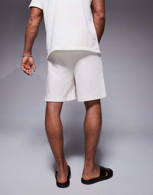 韓国*UMBRO■[DAY6] Late Checkout Waffle Short Sleeve Sixth June waffle detail shorts in cream - part of a set | ASOS