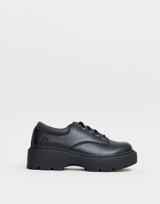 Skechers 90s square toe shoe in black 