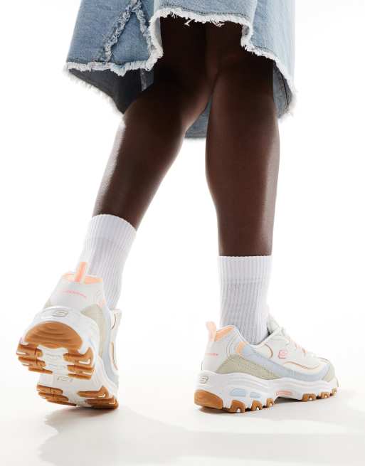 Skechers D'Lites Bold Views trainers in beige suede , 3 of 5