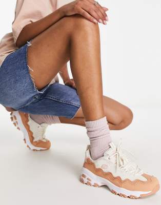 Skechers D'Lites layered wavy trainer in white and tan leather