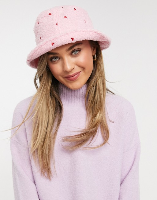 Skinnydip bucket hat with heart embroidery in teddy fleece