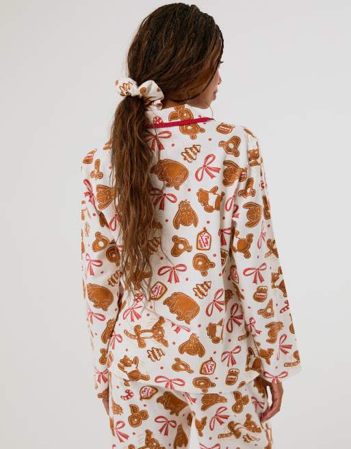 Skinnydip Disney winnie the pooh christmas pyjama set with scrunchie in white, 2 of 4