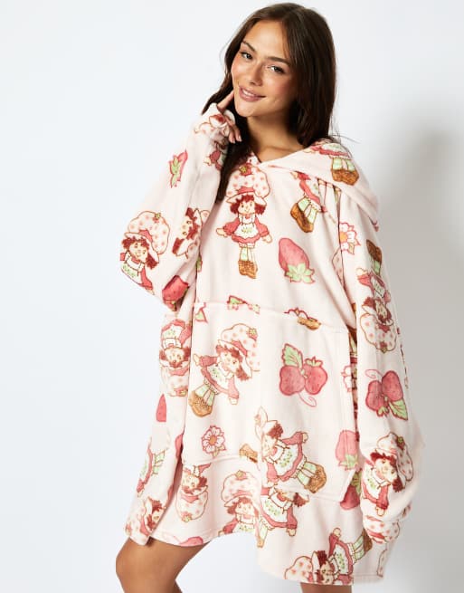 Skinnydip London Strawberry Shortcake x Skinnydip Blanket Hoodie in Pink