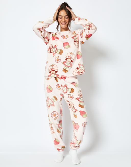 Skinnydip London Strawberry Shortcake x Skinnydip Fleece Pyjama Set in Pink