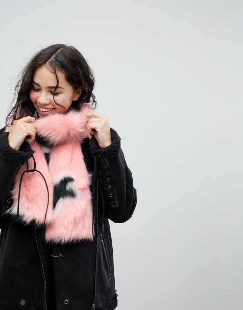 Skinnydip – Rosafarbener Oversize-Schal aus Kunstpelz mit Sternenmuster