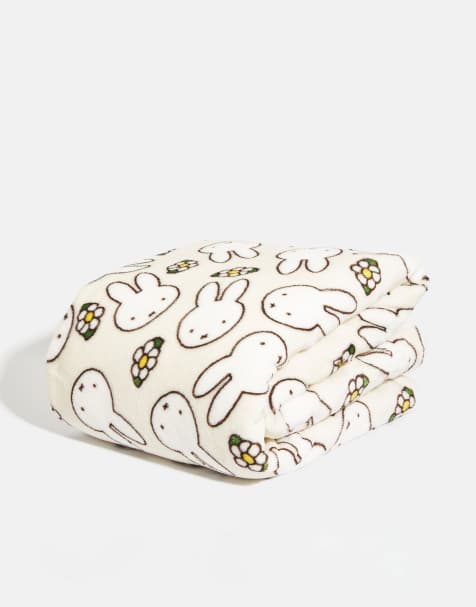 Skinnydip Skinnydip london miffy daisy fleece blanket in white in white - view 1