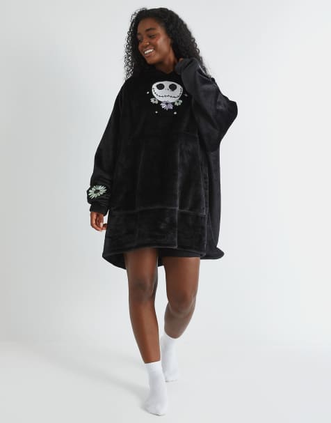 Skinnydip Skinnydip london nightmare before christmas embroidered blanket hoodie in black - view 1
