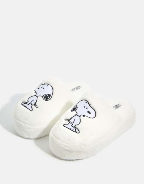 Skinnydip Skinnydip london snoopy slippers in white - view 1
