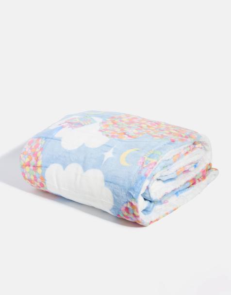 Skinnydip Skinnydip london up! house blanket in blue - view 1