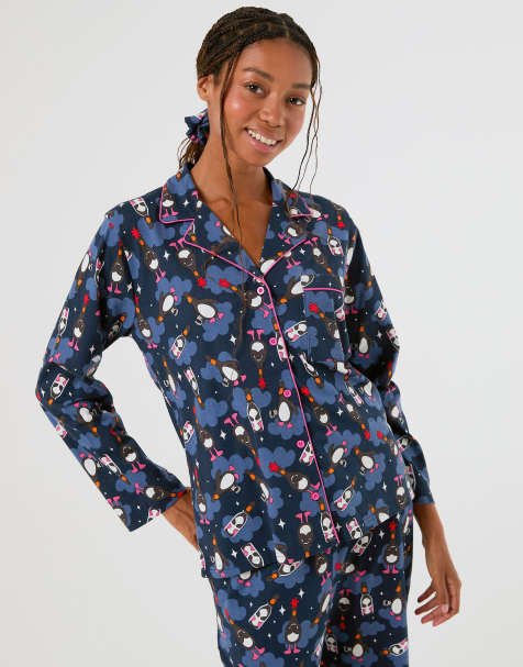 Skinnydip Wallace & gromit x skinnydip feathers pyjama set with scrunchie in blue - view 1