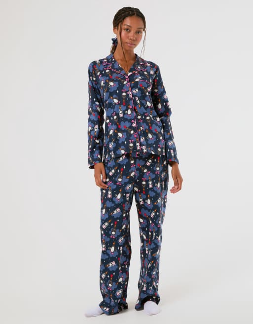 Skinnydip Wallace & gromit x skinnydip feathers pyjama set with scrunchie in blue, 4 of 4