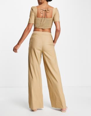 Skylar Rose - 2-deige set met broek met wijde pijpen en crop top met strik  voorop in bruin | ASOS