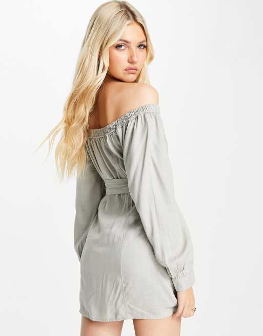 Skylar Rose – Schulterfreies Utility-Kleid in Salbeigrün mit Schnürung vorne, 2 von 4