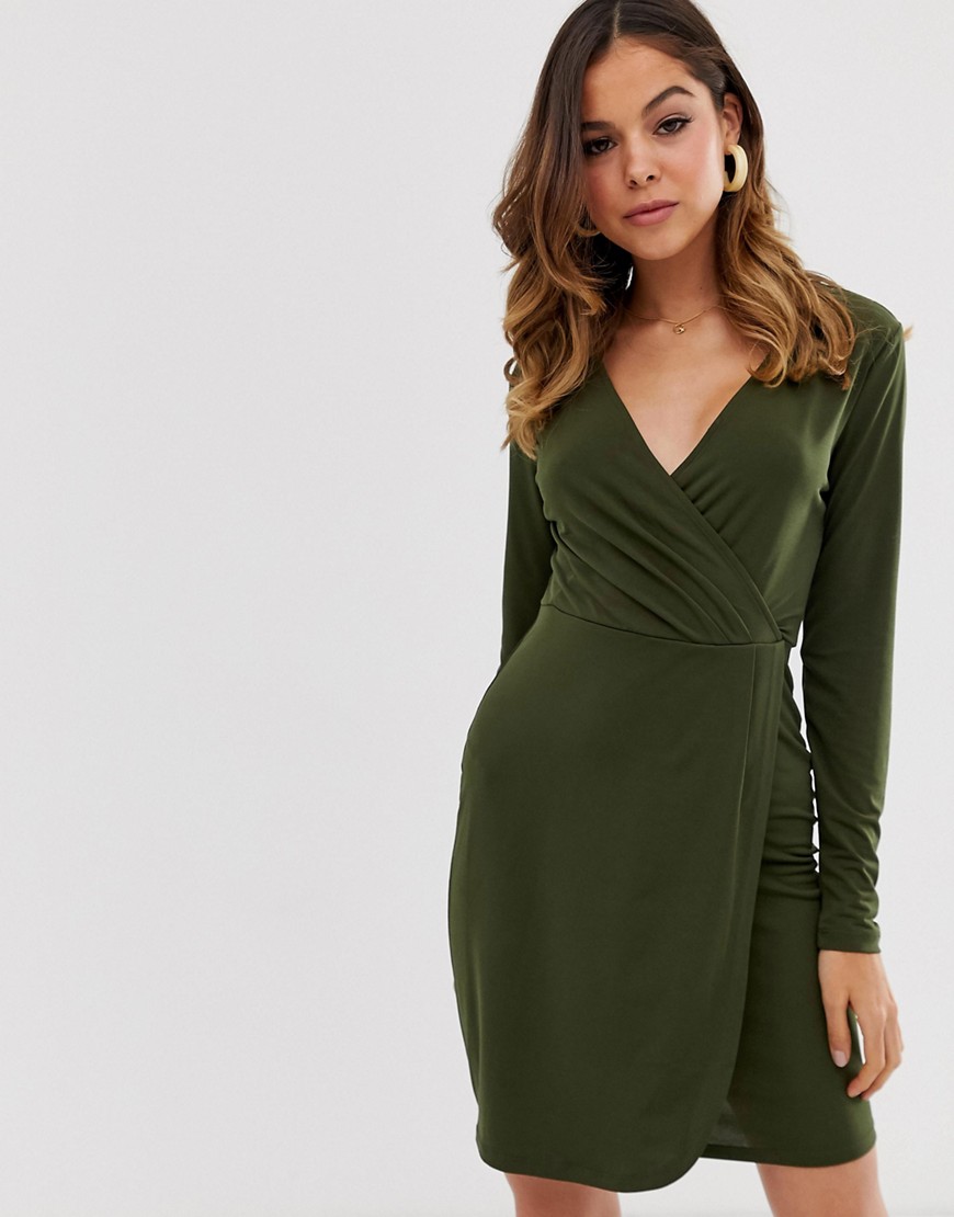 Slå-om-kjole i slinky stof med lange ærmer fra French Connection-Grøn