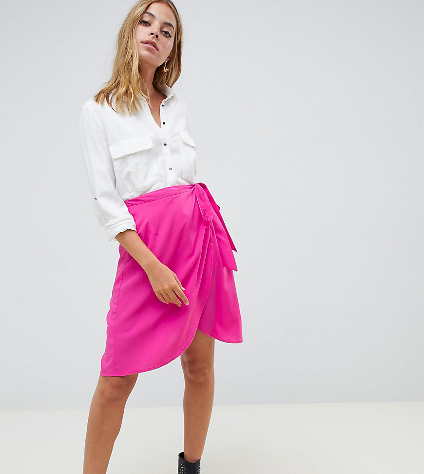 Slå-om-nederdel fra Vero Moda Petite-Pink